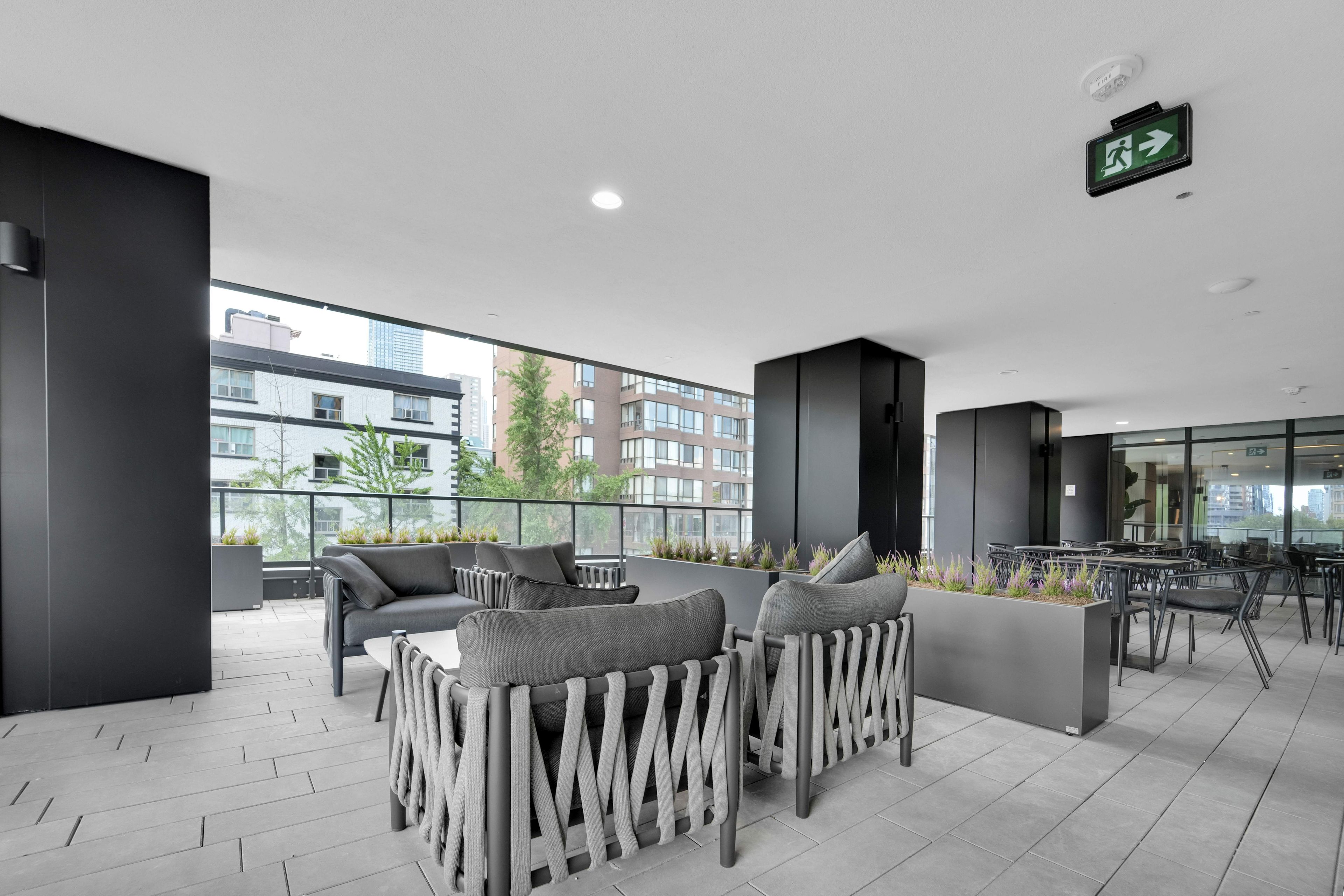 319 Jarvis Street 3307