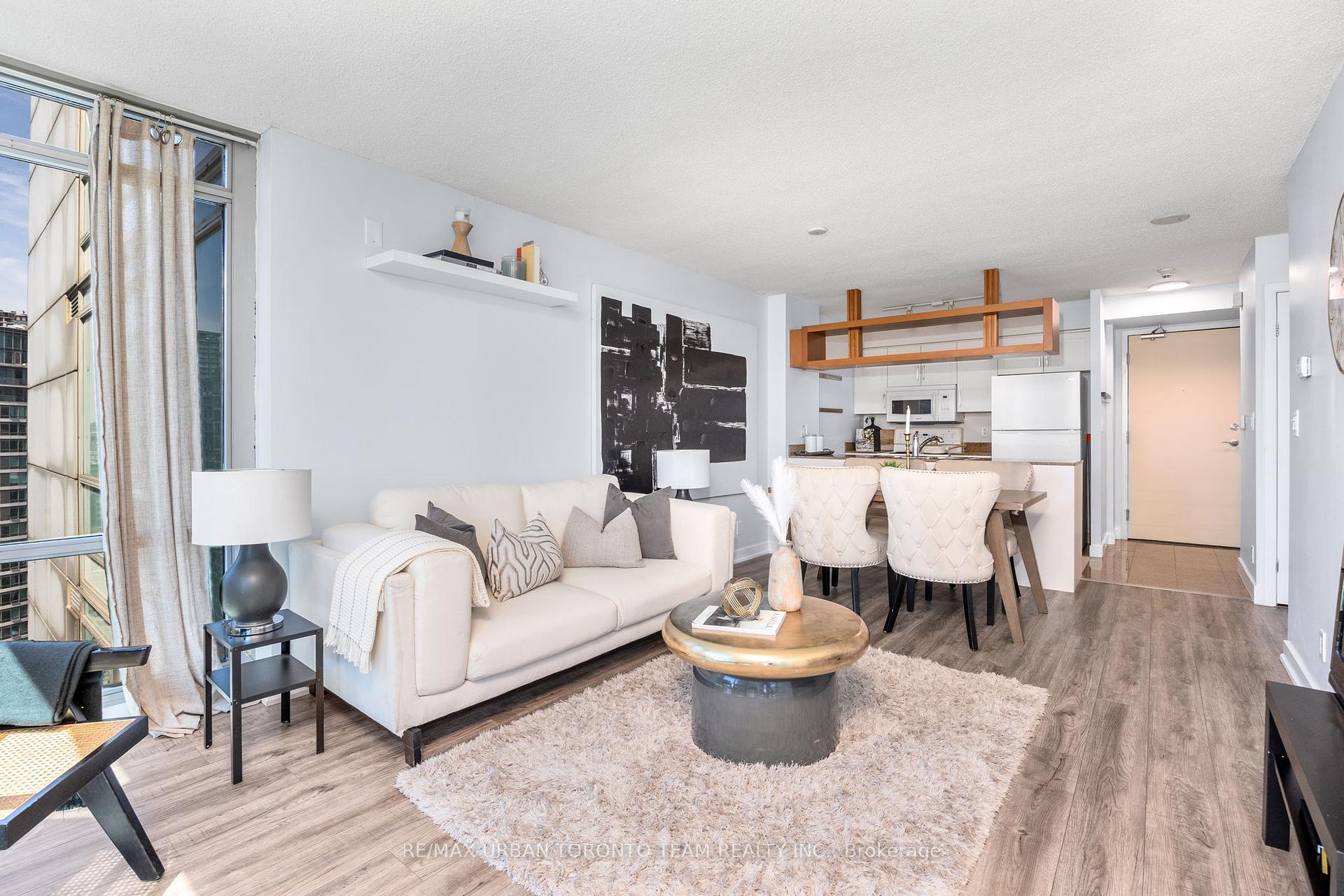 3 Bedrooms Condo at 81 Navy Wharf,  Toronto For sale