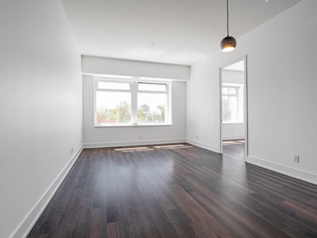 111 St Clair Avenue W 419