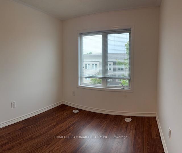 3 Bedrooms Condo at 15 Heron Park, Toronto For sale