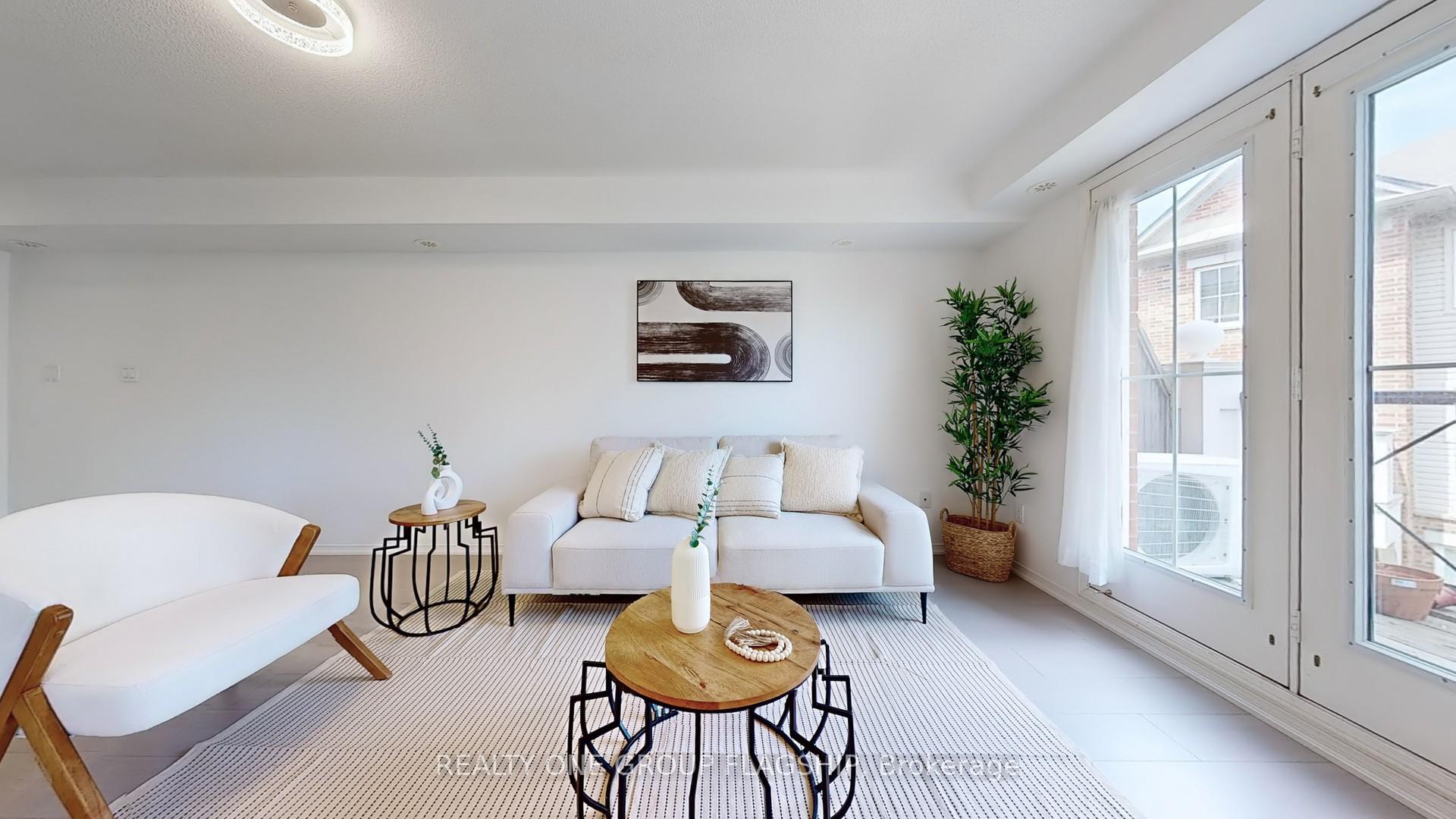 2 Bedrooms Condo at 2557 Sixth, Oakville For sale