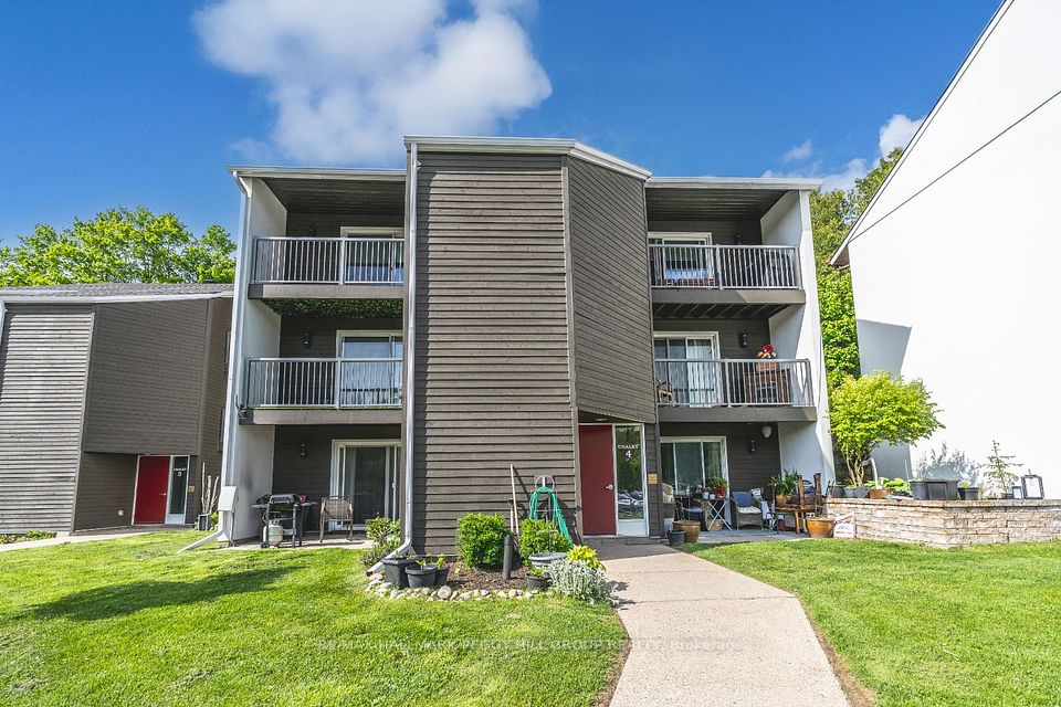 1102 Horseshoe Valley