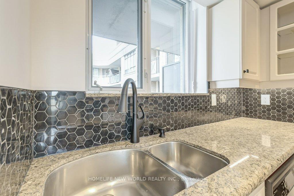 1 Bedroom Condo at 140 Simcoe,  Toronto For sale