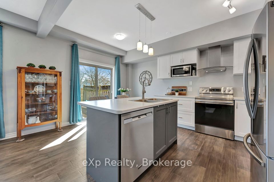 12 Brantwood Park
