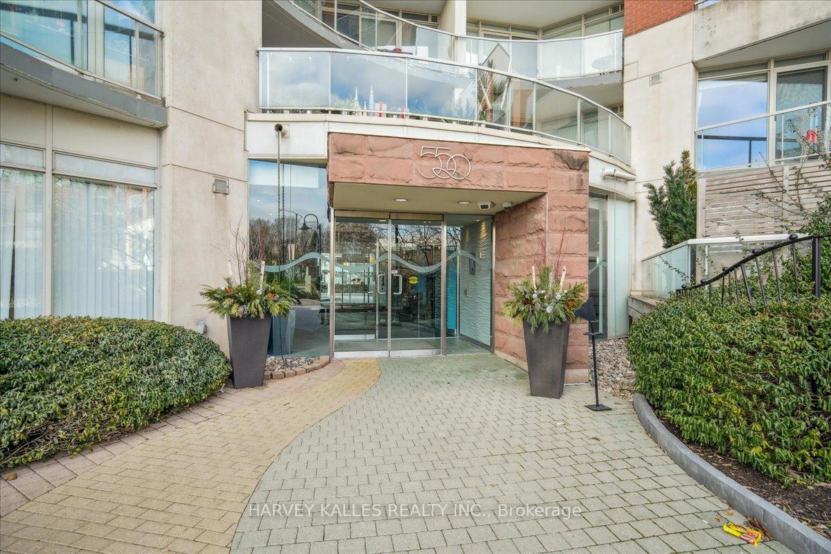 2 Bedrooms Condo at 550 Queens, Toronto For sale