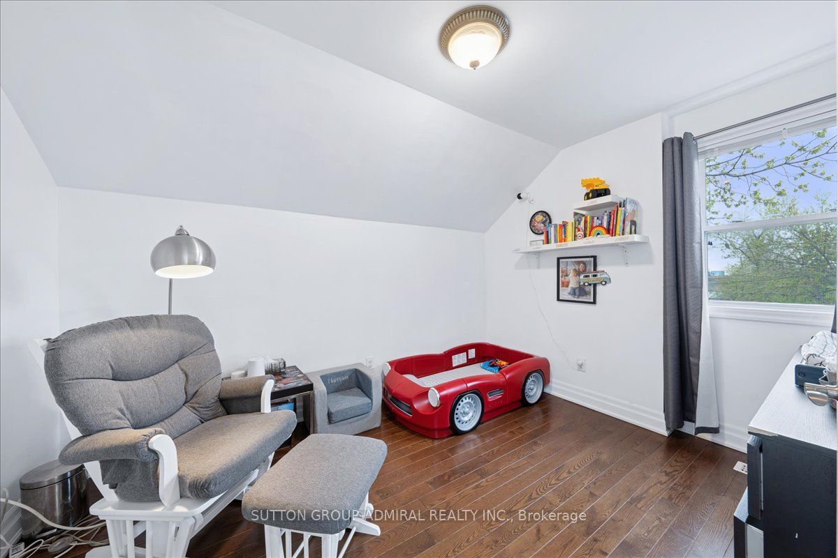 11 Bowie Avenue