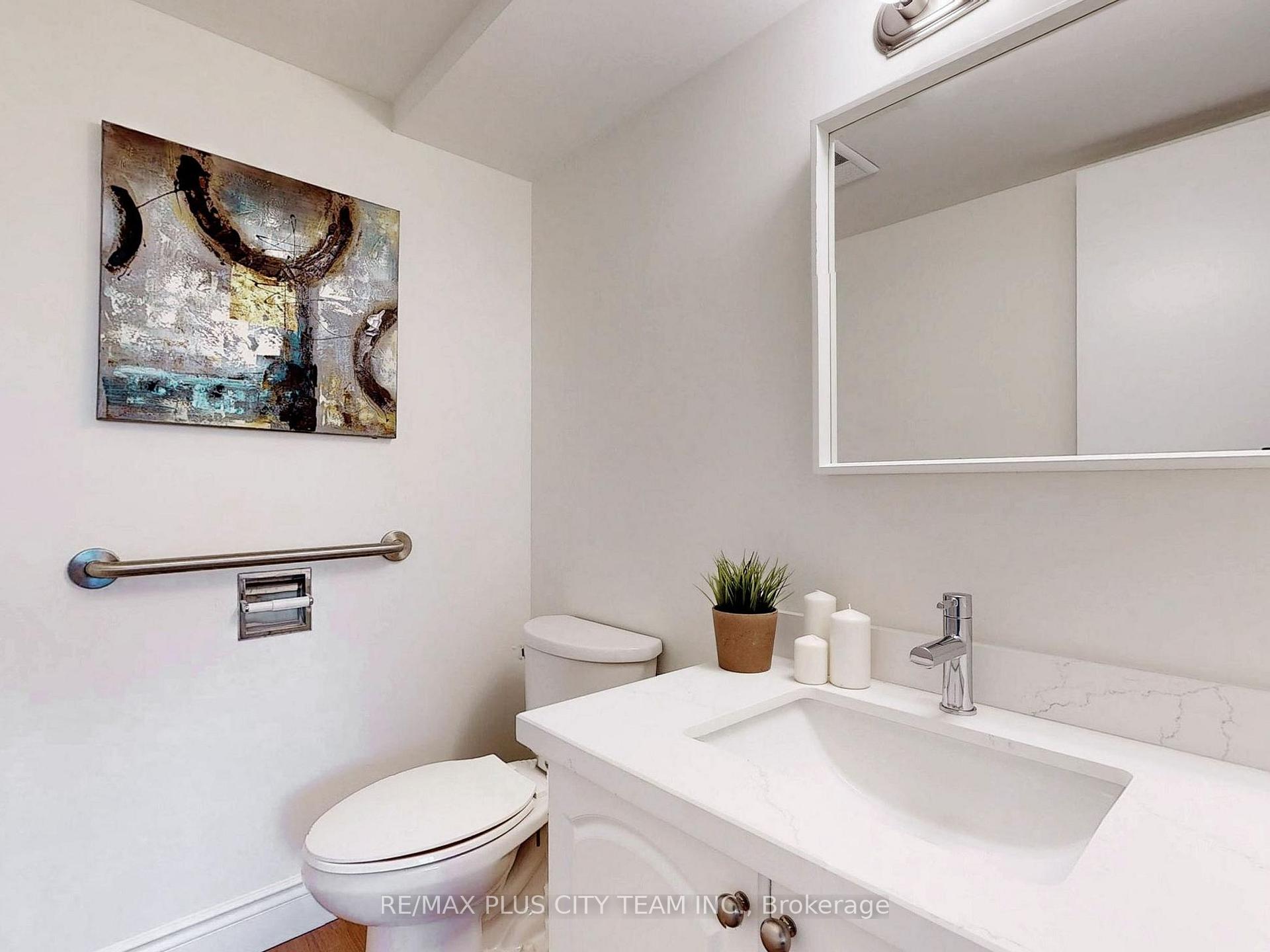 3 Bedrooms Condo at 6500 Montevideo,  Mississauga For sale