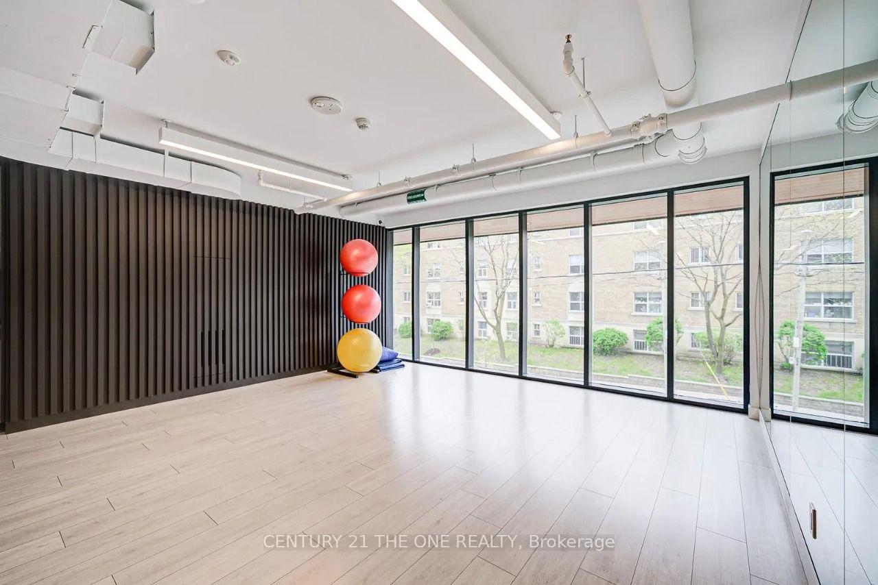 2 Bedrooms Condo at 203 College, Toronto For sale