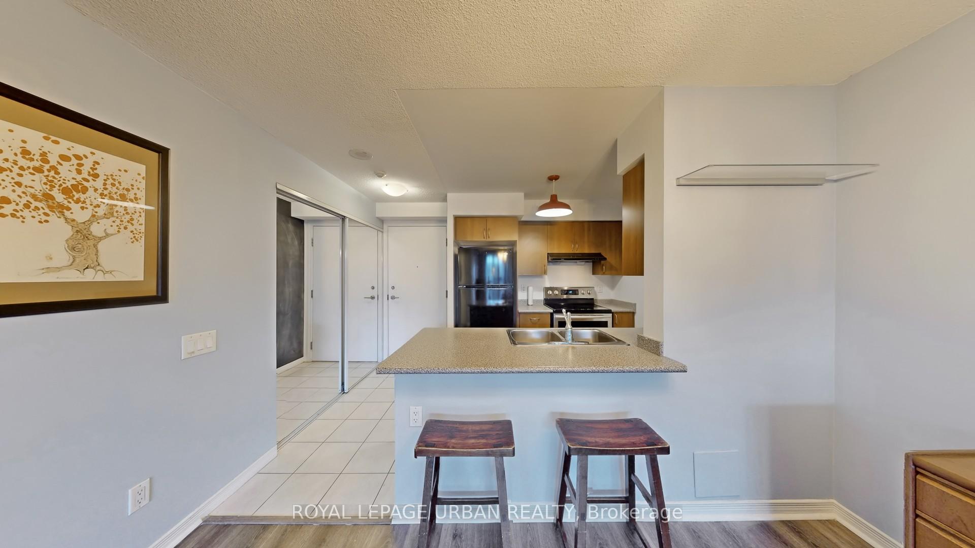 2 Bedrooms Condo at 60 Heintzman, Toronto For sale