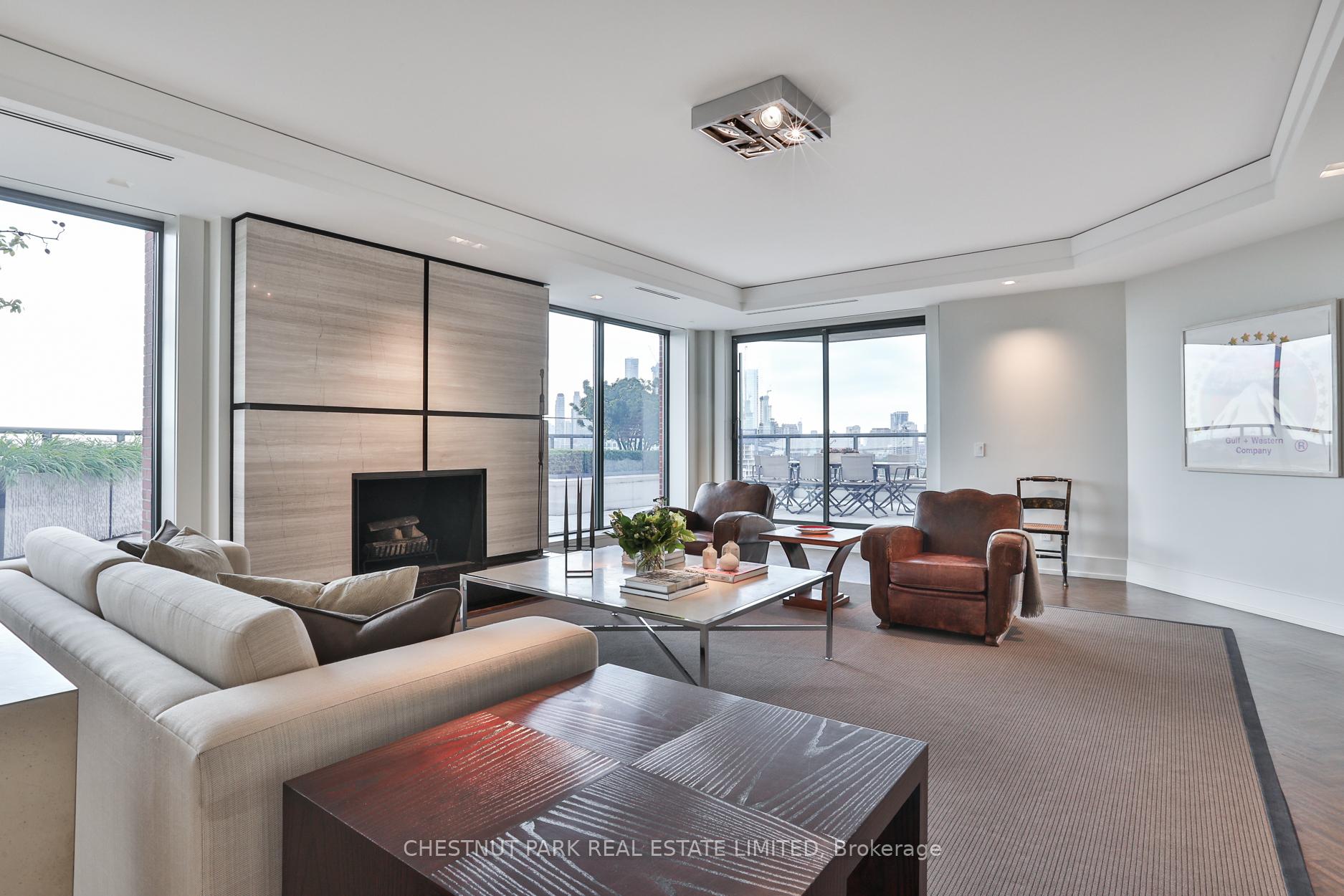 3 Bedrooms Condo at 33 Jackes,  Toronto For sale
