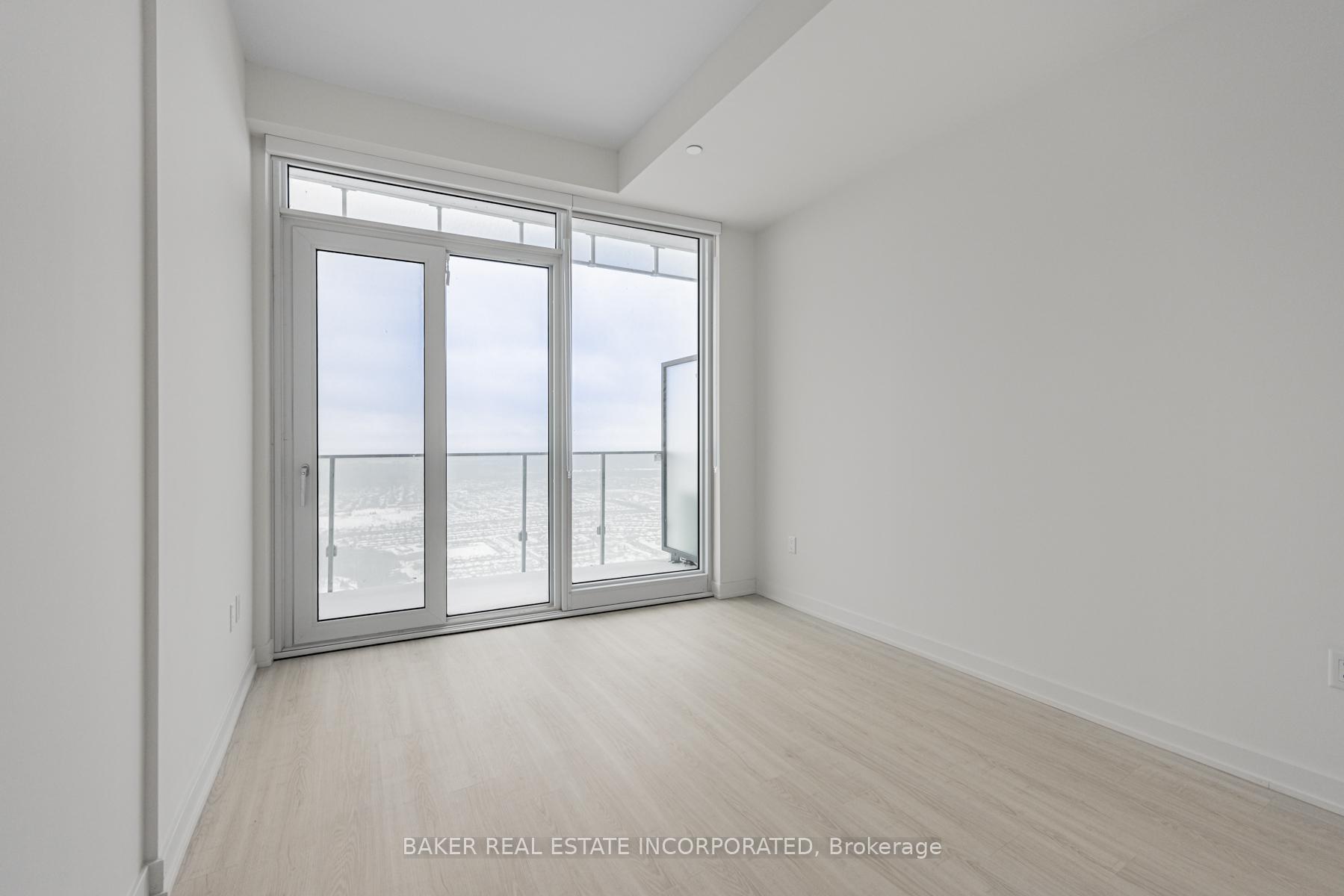3 Bedrooms Condo at 3883 Quartz, Mississauga For sale