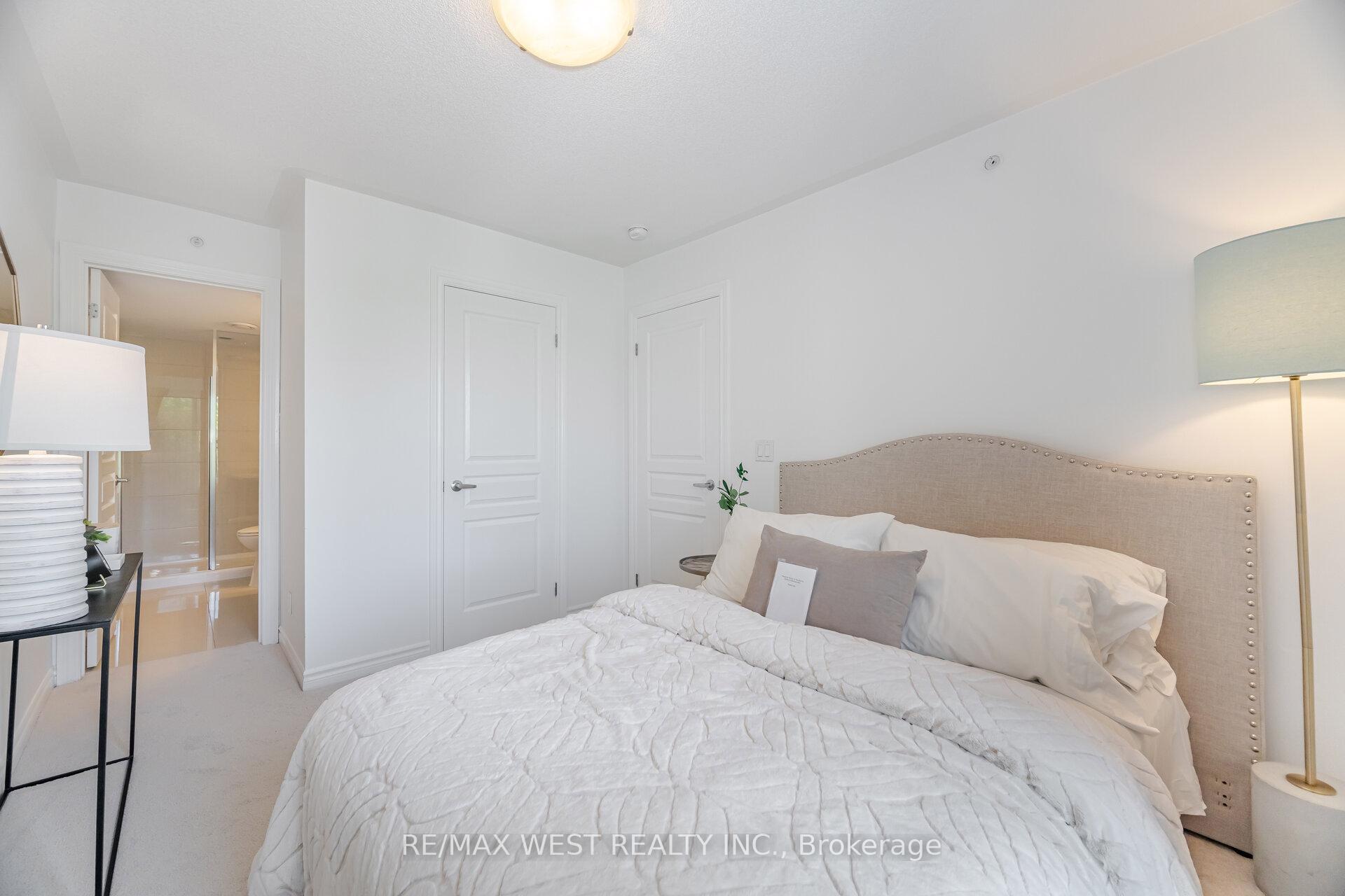 2 Bedrooms Condo at 150 Long Branch, Toronto For sale