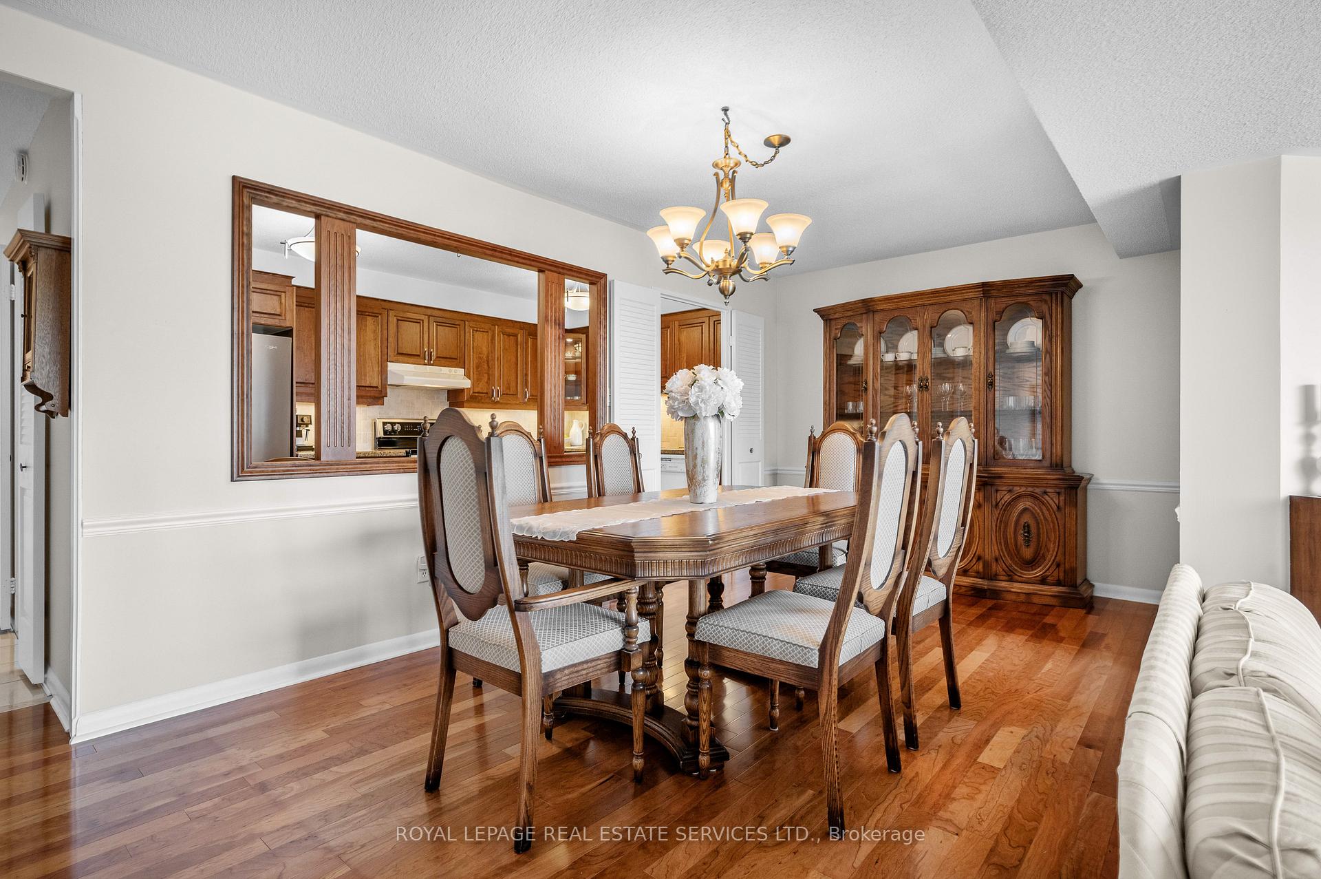 2 Bedrooms Condo at 2185 Marine,  Oakville For sale
