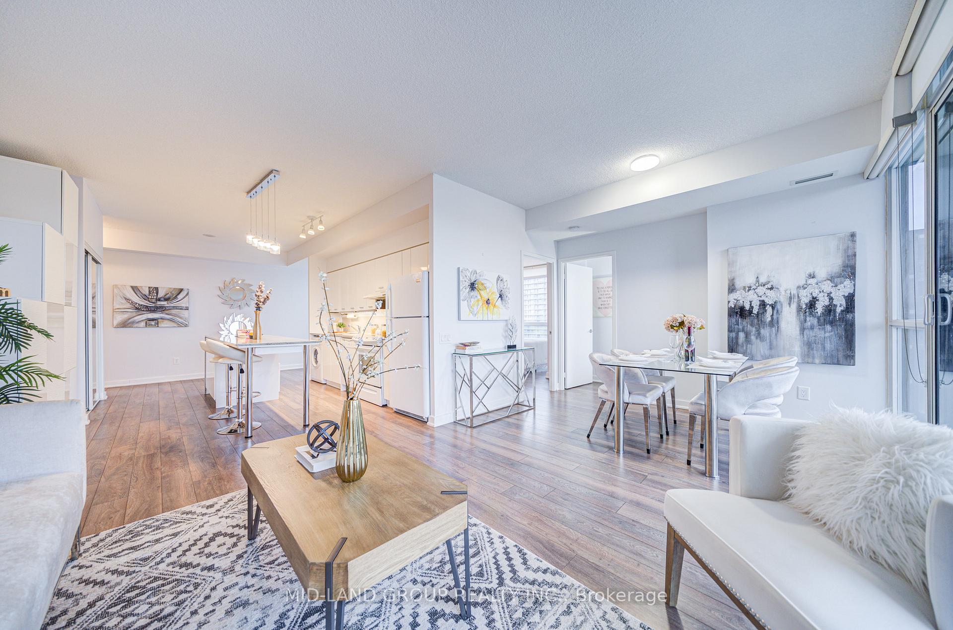 3 Bedrooms Condo at 29 Singer,  Toronto For sale