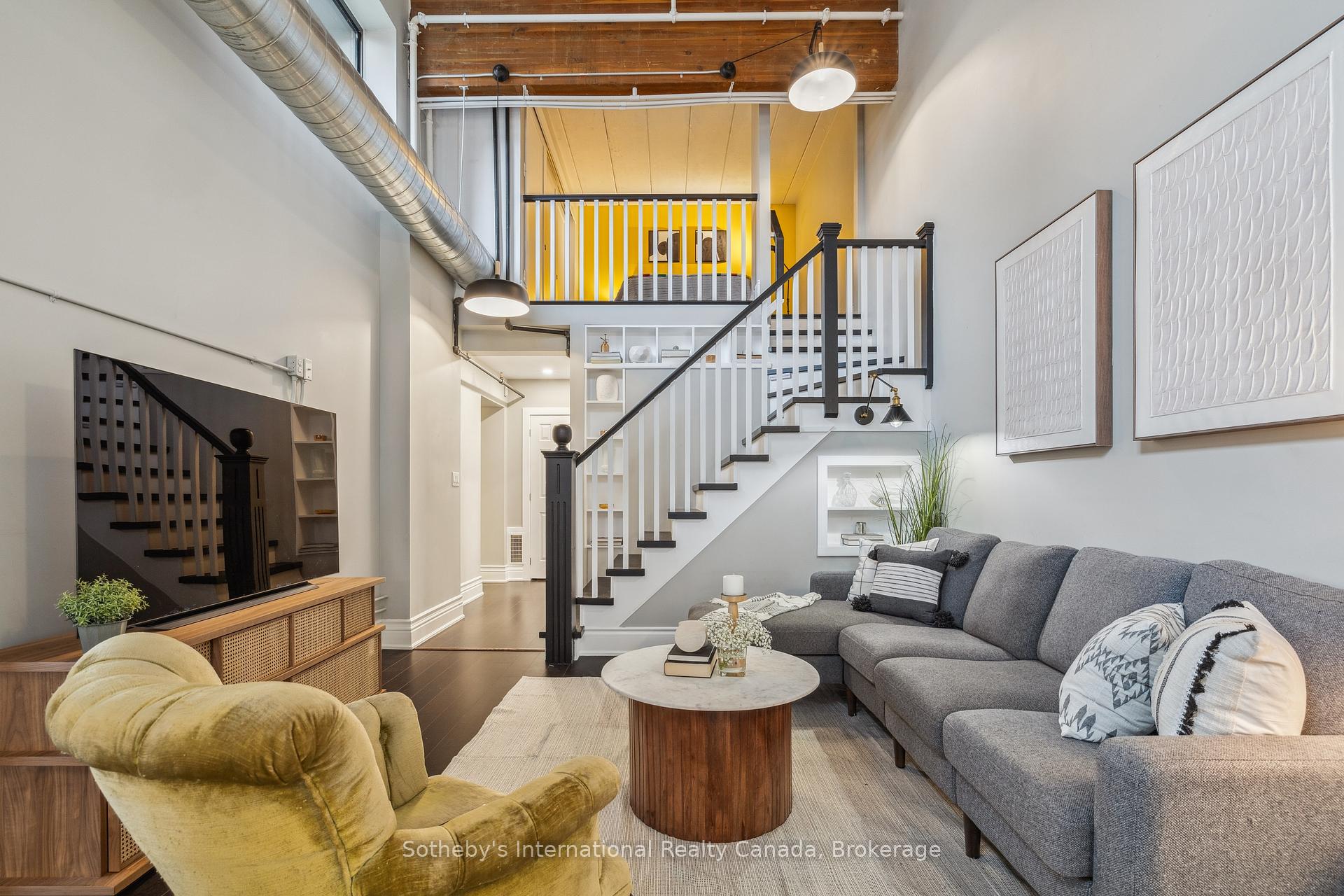 3 Bedrooms Condo at 200 Stinson, Hamilton For sale