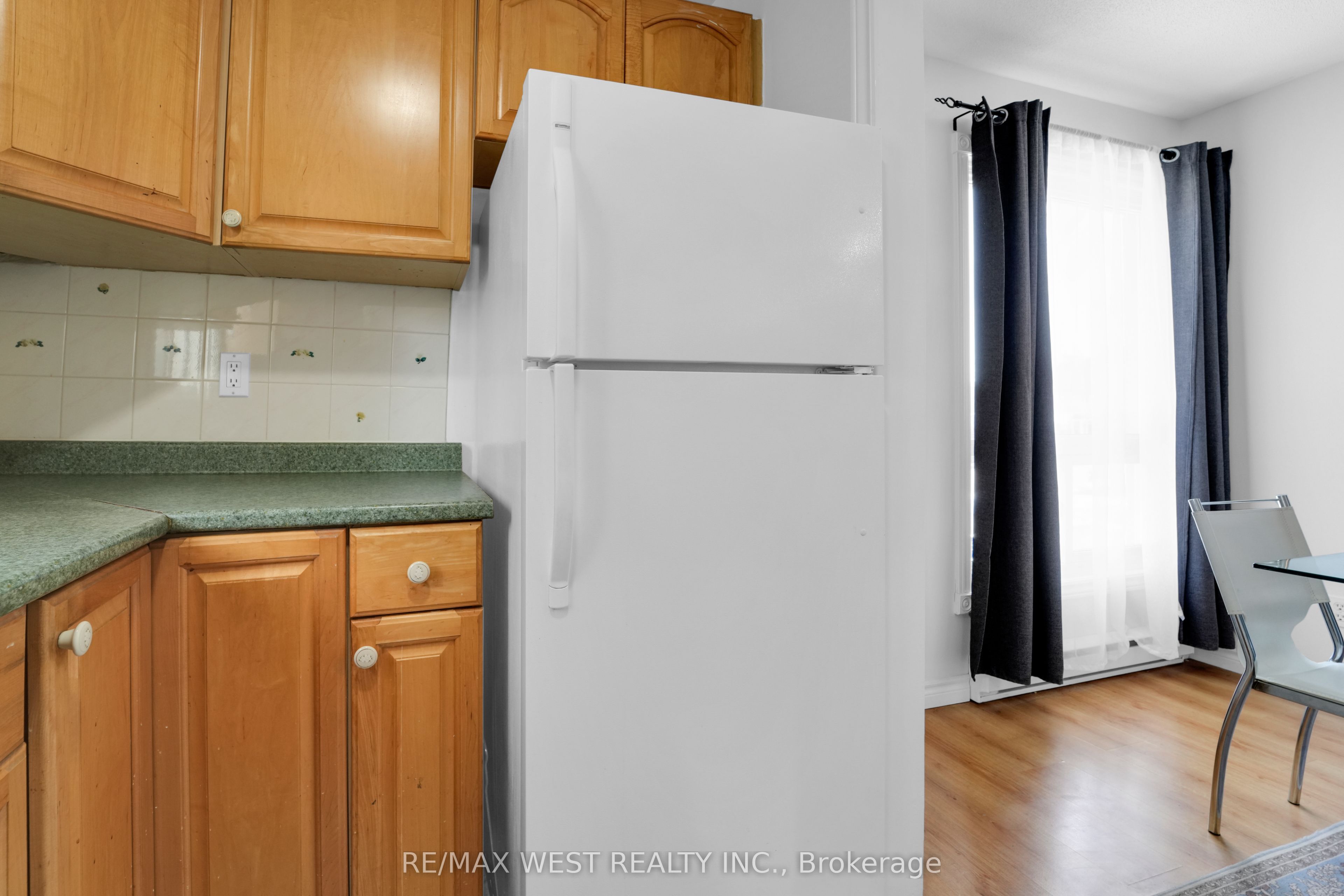 18 Jasmine Square