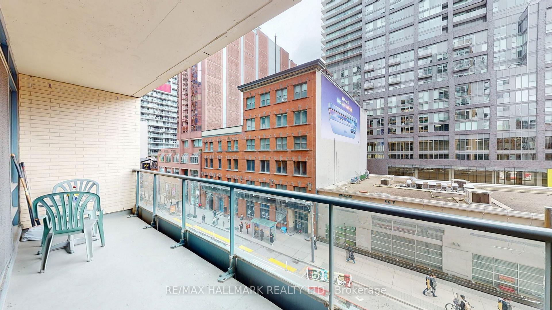 2 Bedrooms Condo at 438 King, Toronto For sale
