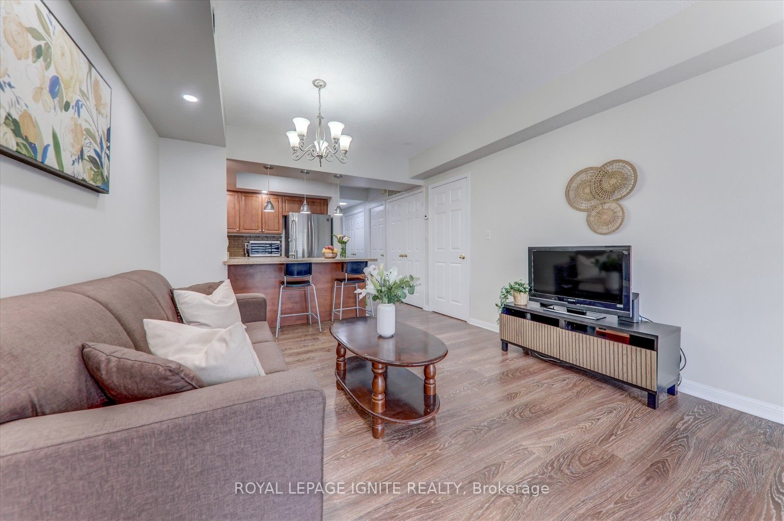 3035 Finch Avenue, #2013