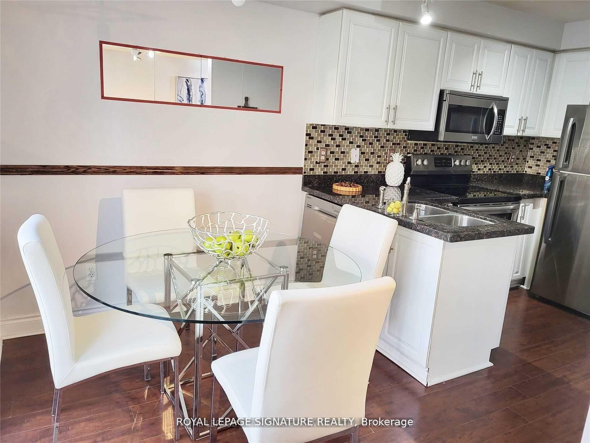 3 Bedrooms Condo at 6950 Tenth, Mississauga For sale