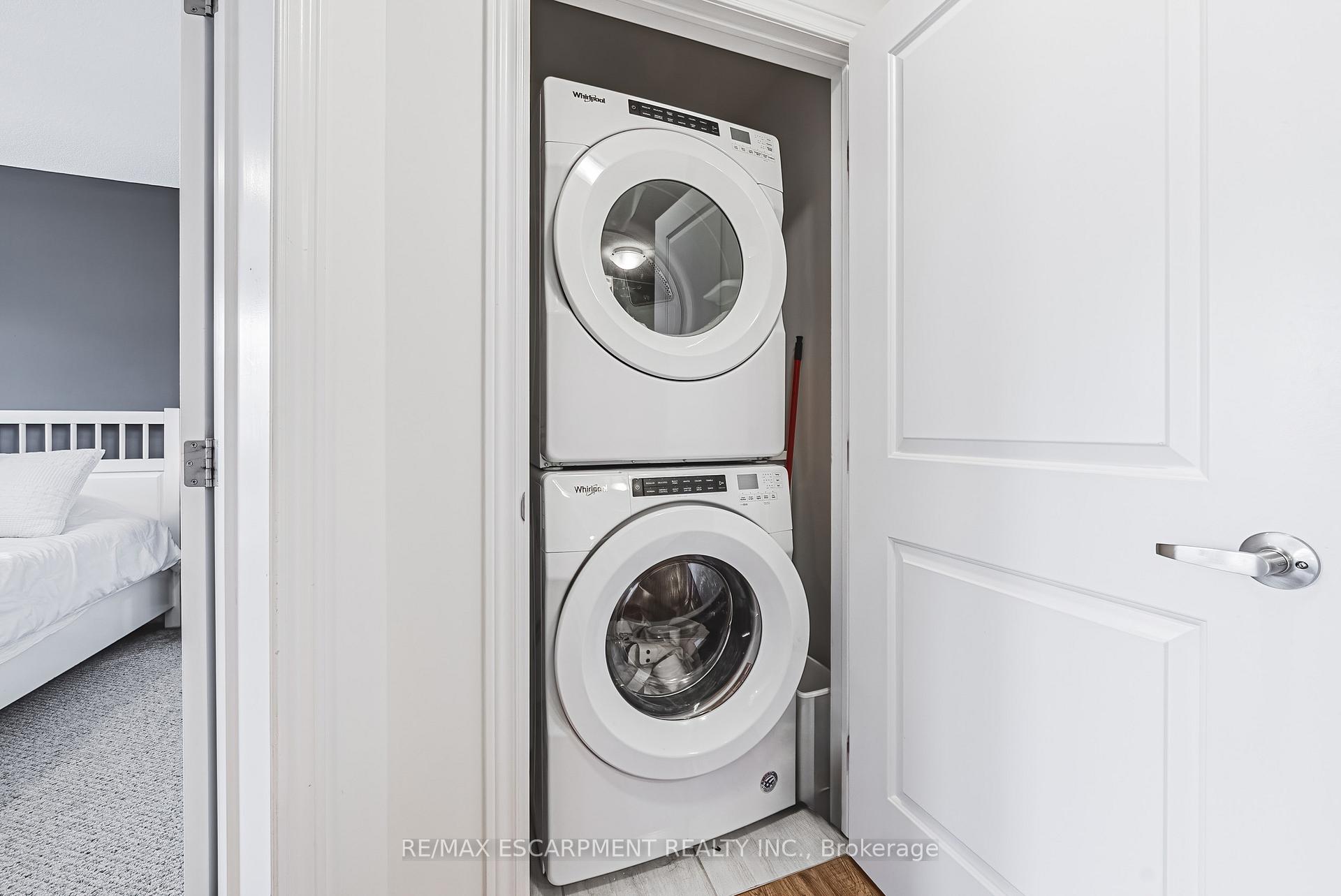 2 Bedrooms Condo at 18 Ridgeside,  Hamilton For sale