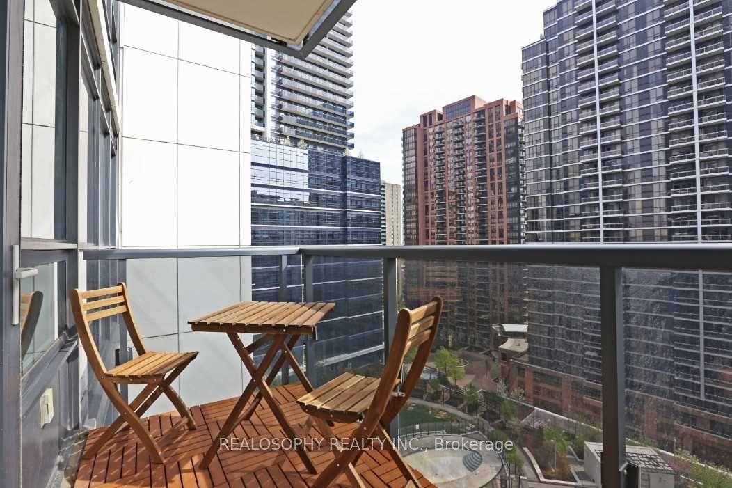 1 Bedroom Condo at 2 Anndale,  Toronto For sale