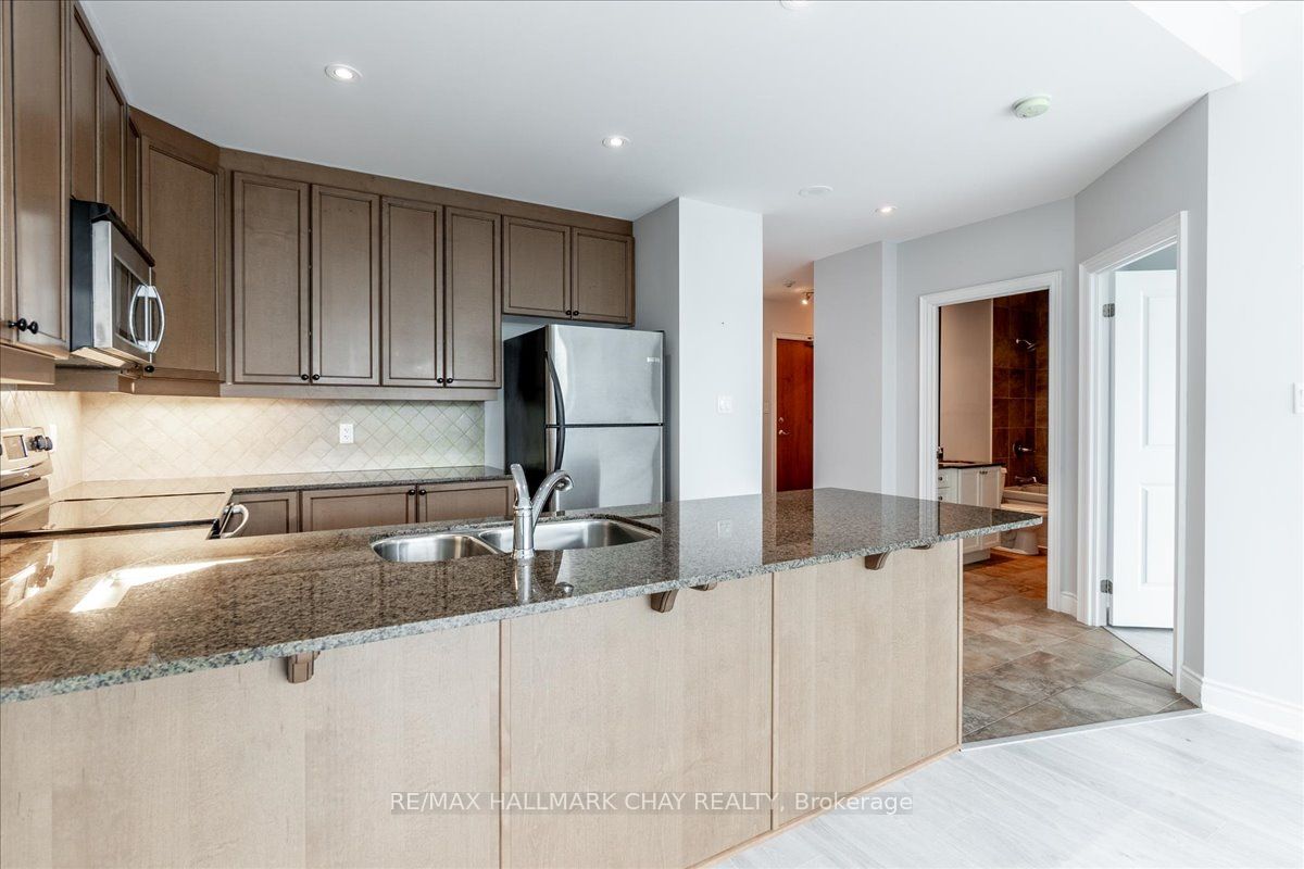 33 Ellen Street, #PH-09
