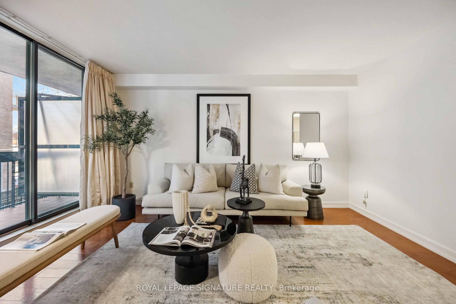 2 Bedrooms Condo at 212 St. George, Toronto For sale
