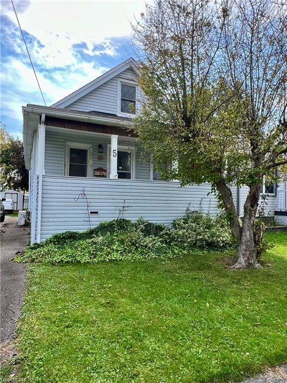 Welcome to 5 Bolton Avenue