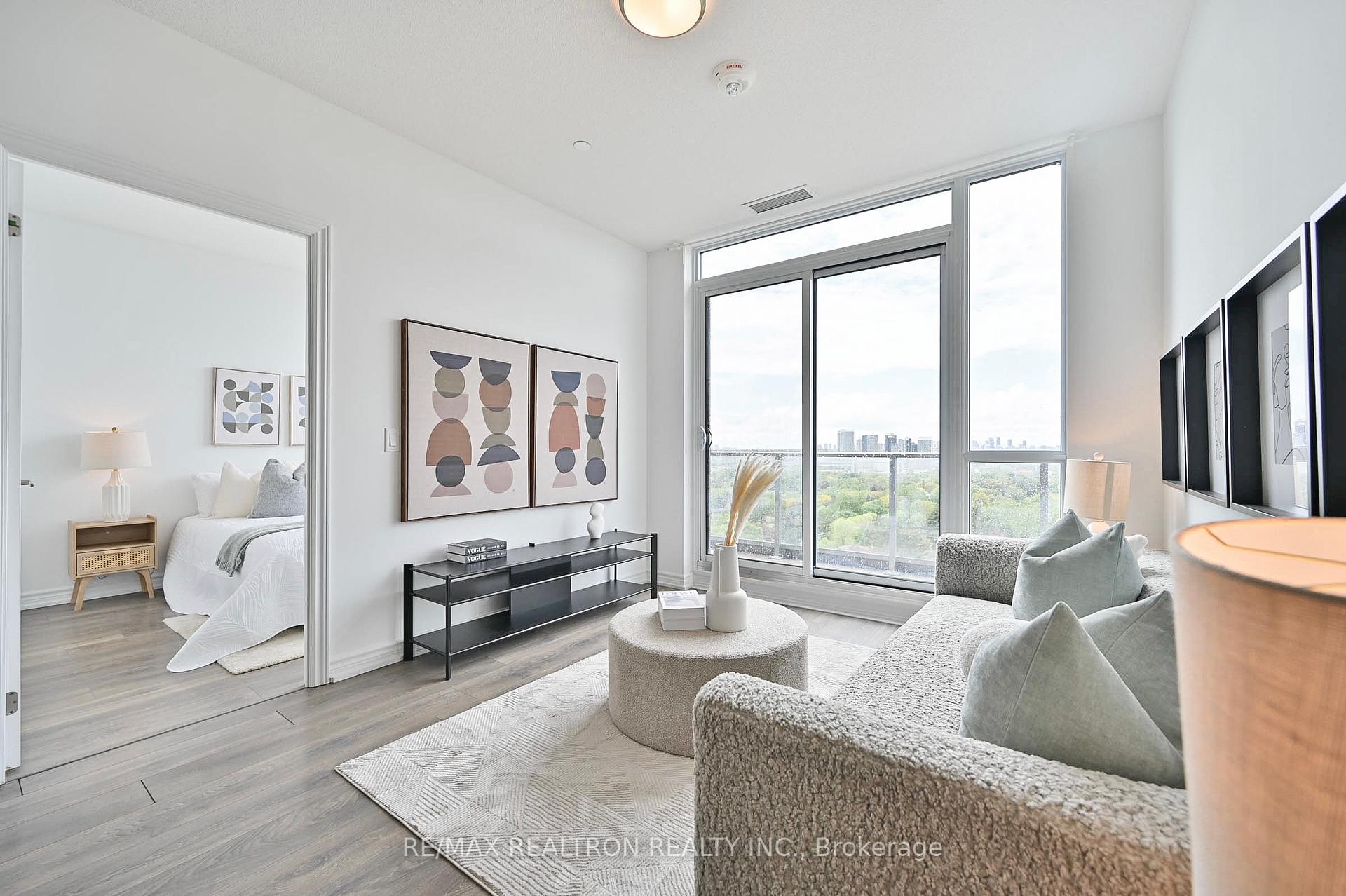 2 Bedrooms Condo at 36 Forest Manor, Toronto For sale