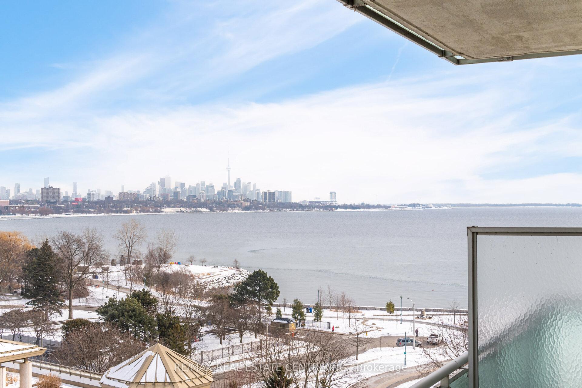 2 Bedrooms Condo at 5 Marine Parade,  Toronto For sale