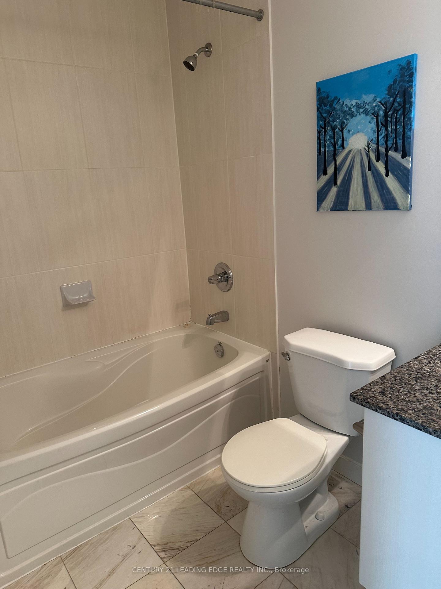 2 Bedrooms Condo at 18 Harbour, Toronto For sale