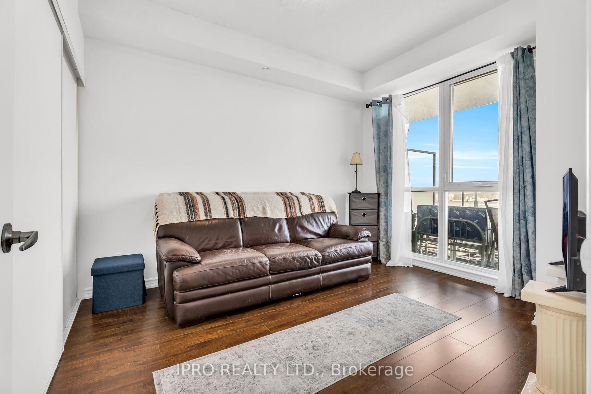 1 Bedroom Condo at 1328 Birchmount,  Toronto For sale