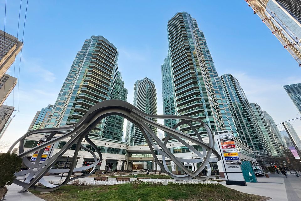 10 Yonge