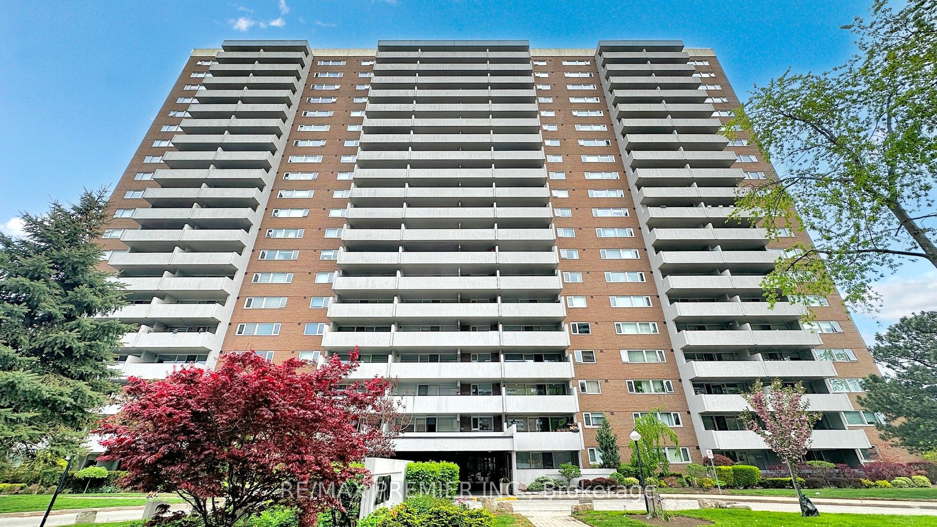 #710 - 270 Scarlett Road, Toronto, ON M6N 4X7