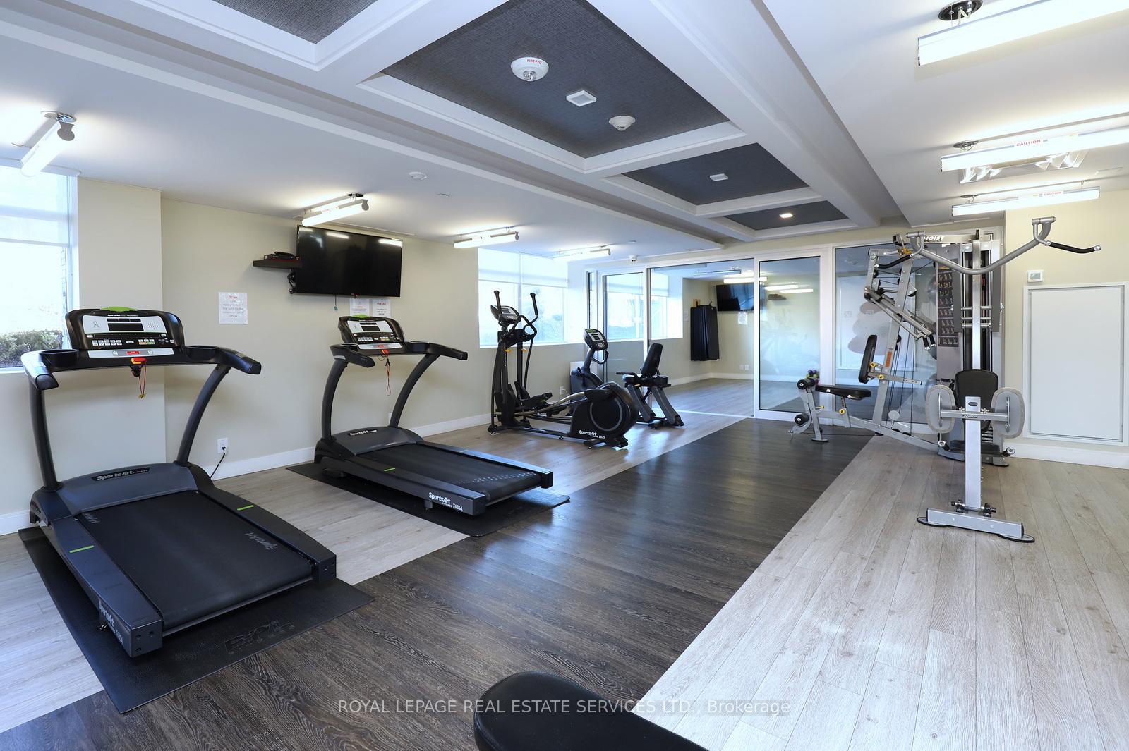 2 Bedrooms Condo at 1575 Lakeshore, Mississauga For sale