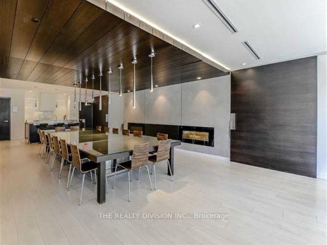 2 Bedrooms Condo at 55 Regent Park, Toronto For sale