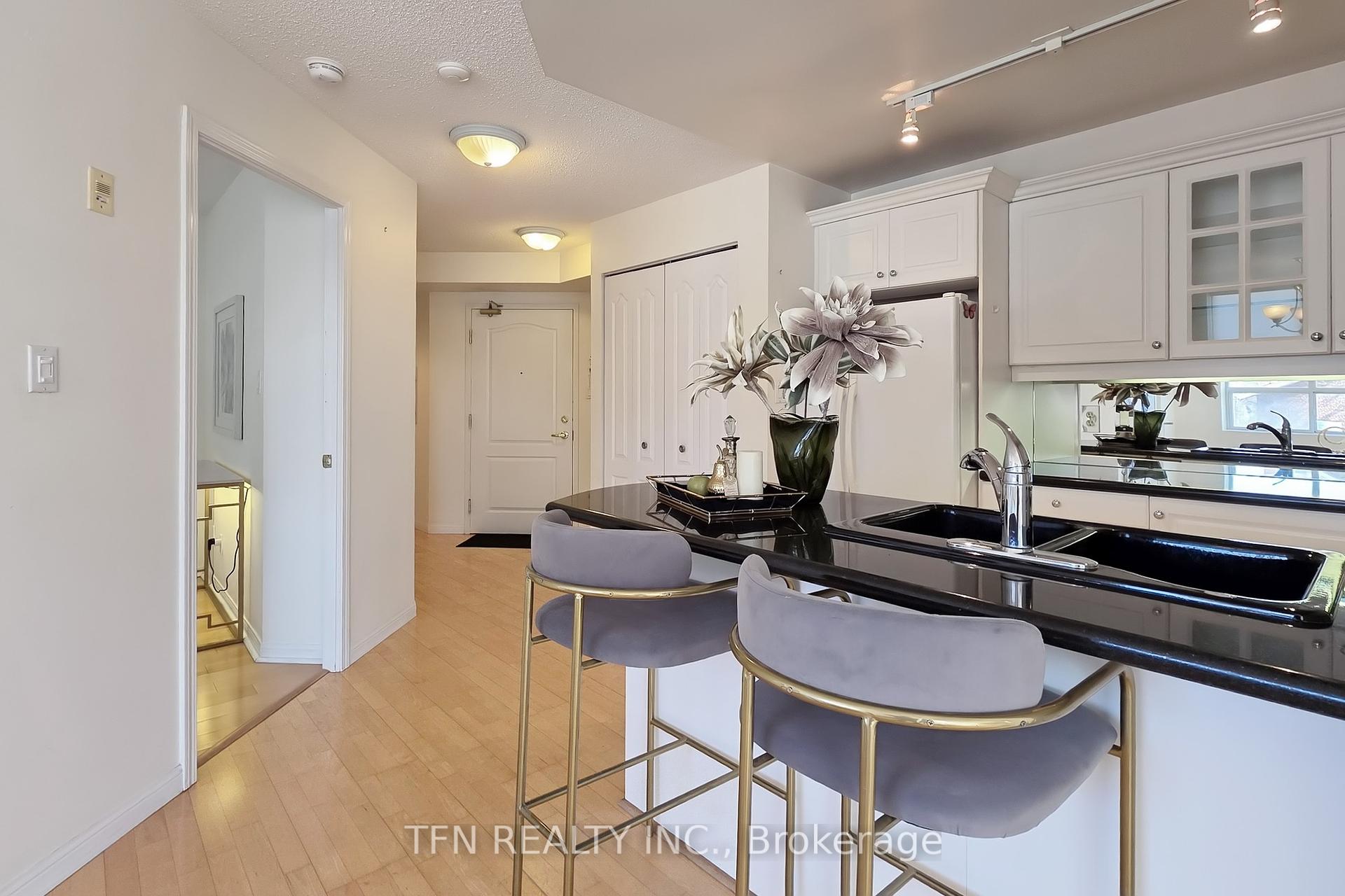 3 Bedrooms Condo at 3130 Yonge, Toronto For sale