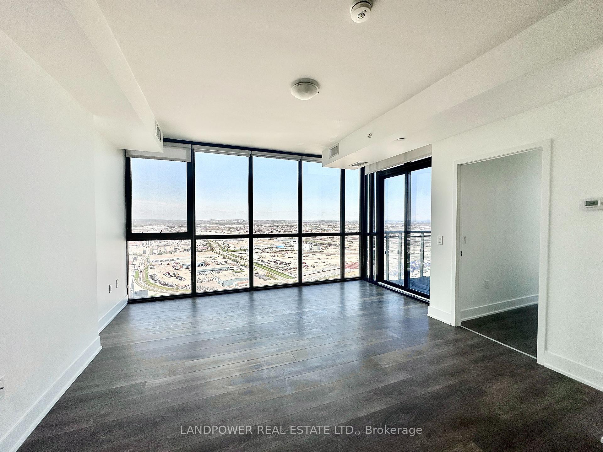 2 Bedrooms Condo at 2908 Highway 7, Vaughan For sale
