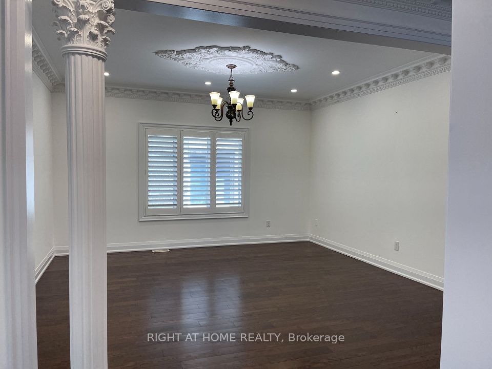 3417 Escada Drive, Mississauga, ON L5M 7Y1