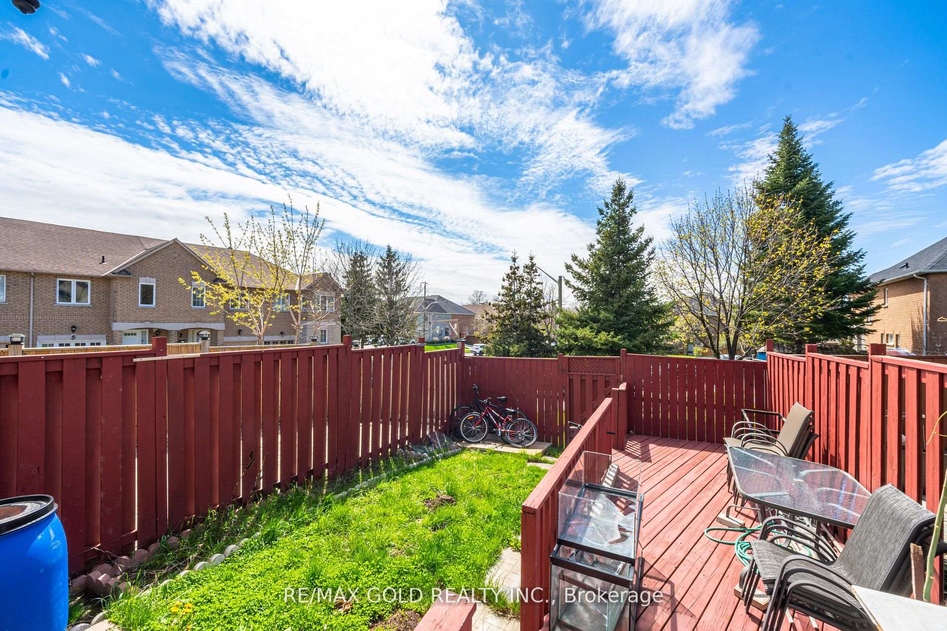 5 Bedrooms Condo at 24 Norman Wesley,  Toronto For sale