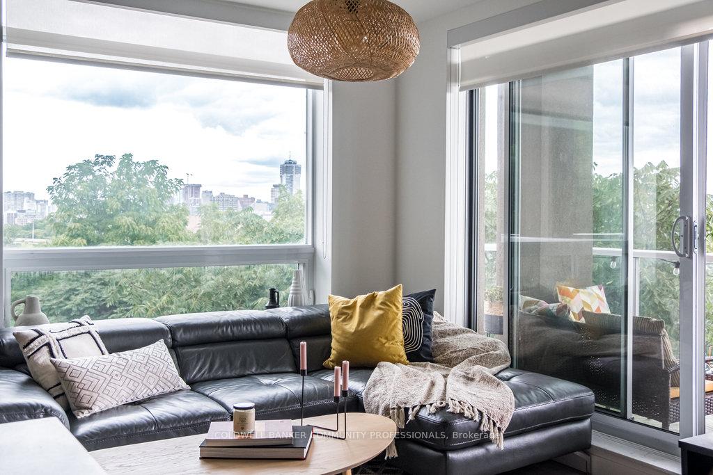 2 Bedrooms Condo at 467 Charlton, Hamilton For sale