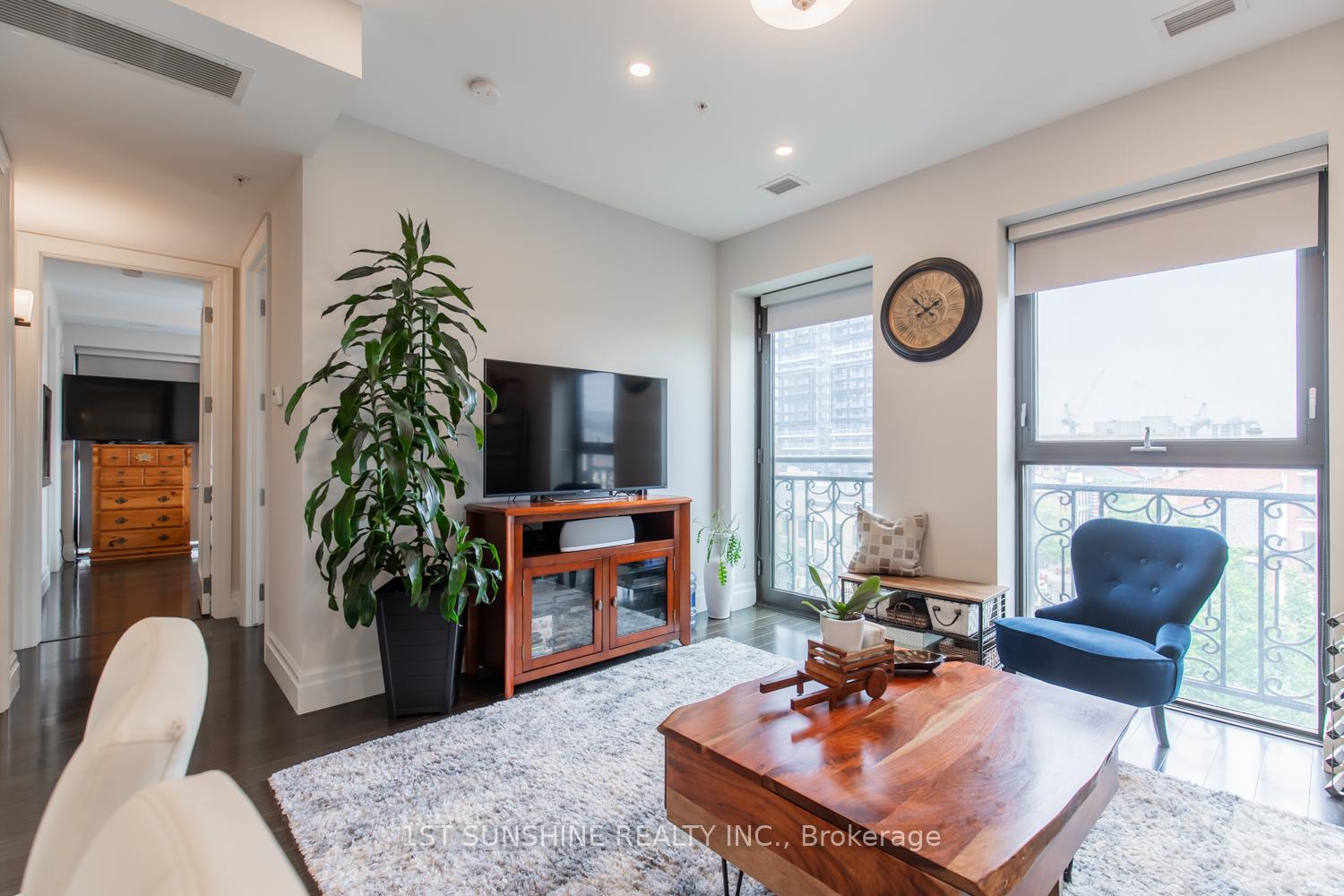 2 Bedrooms Condo at 112 King, Hamilton For sale