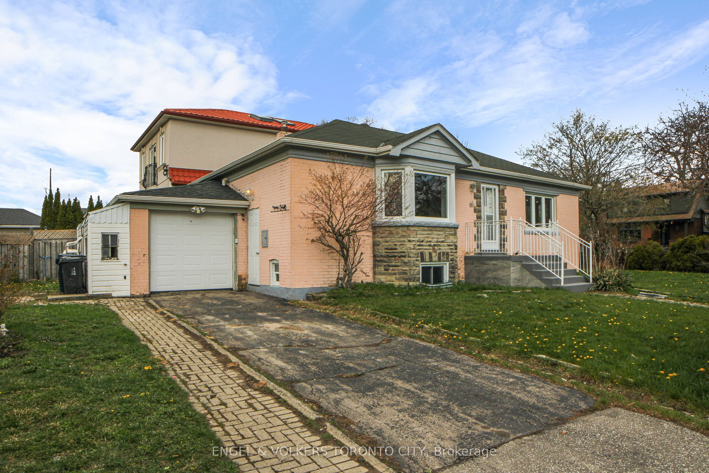 66 George Street, Toronto, ON M8V 2S2
