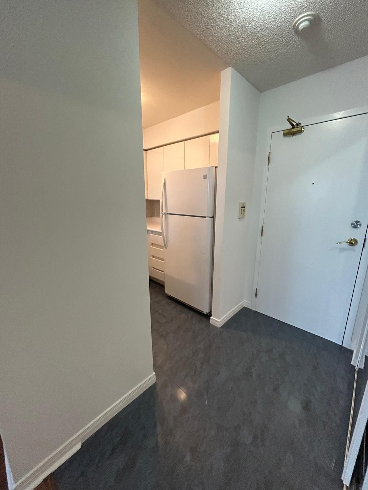 8 Hillcrest Avenue 808