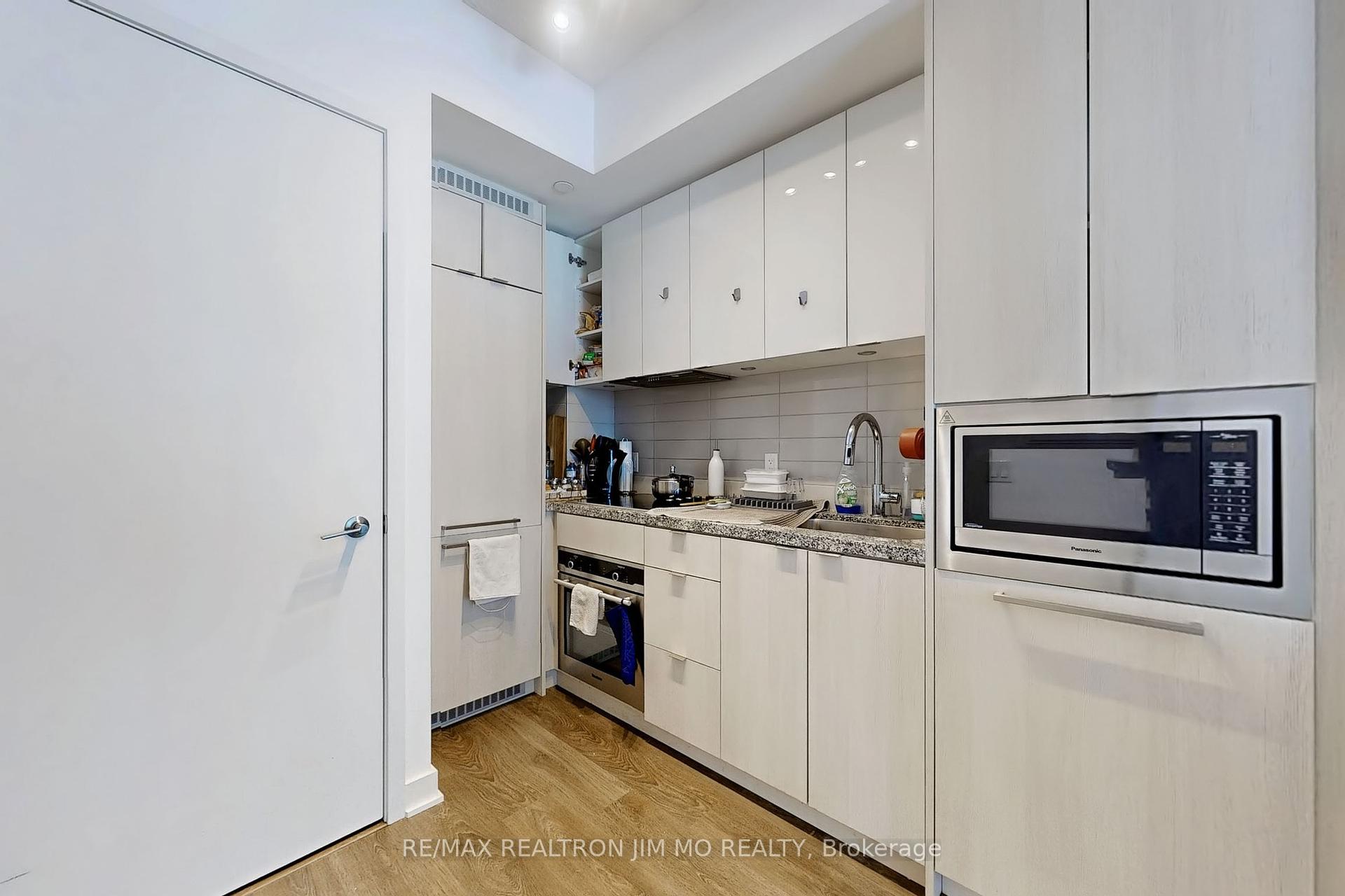 1 Bedroom Condo at 125 Blue Jays,  Toronto For sale