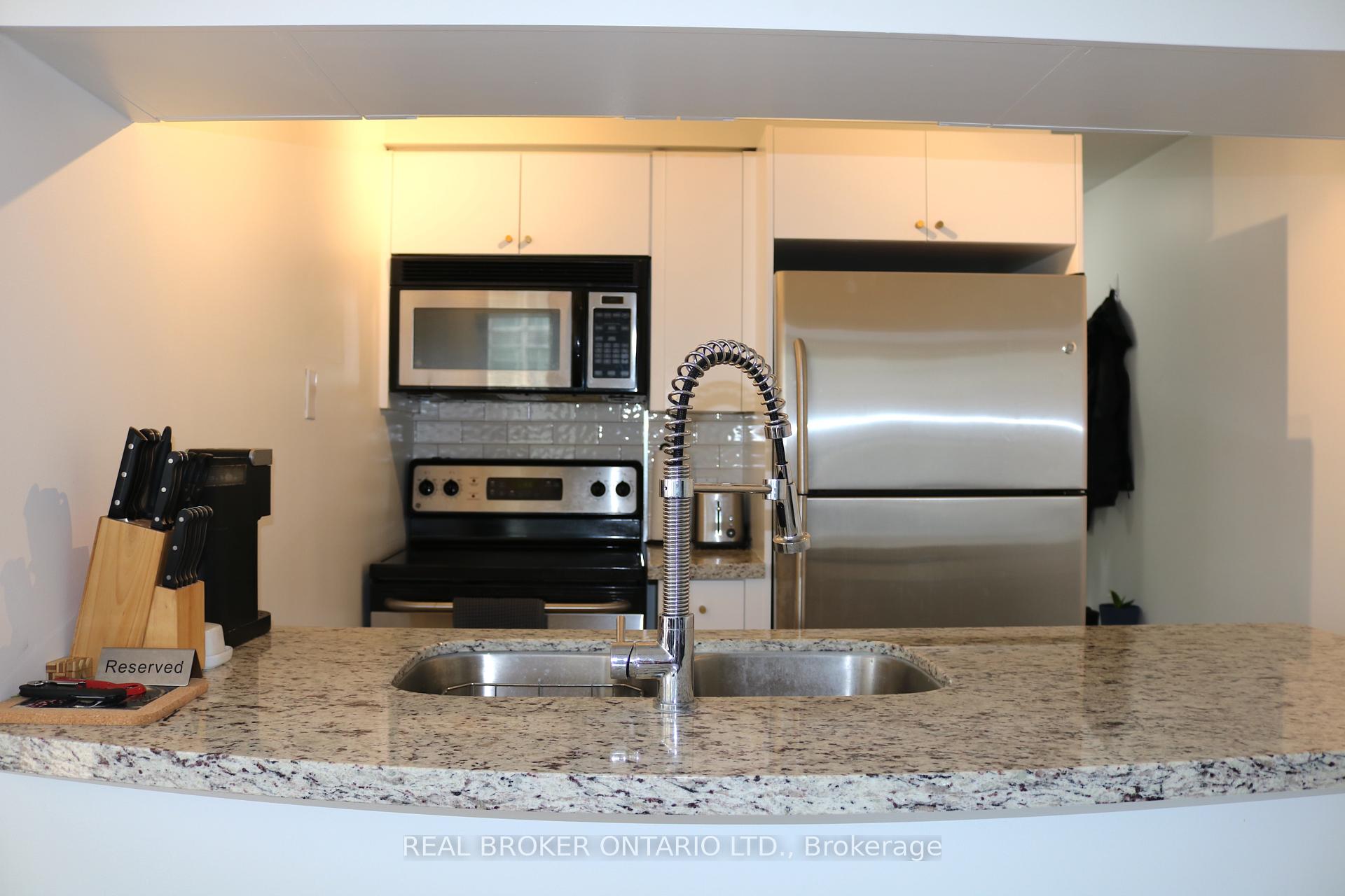 2 Bedrooms Condo at 1005 King, Toronto For sale