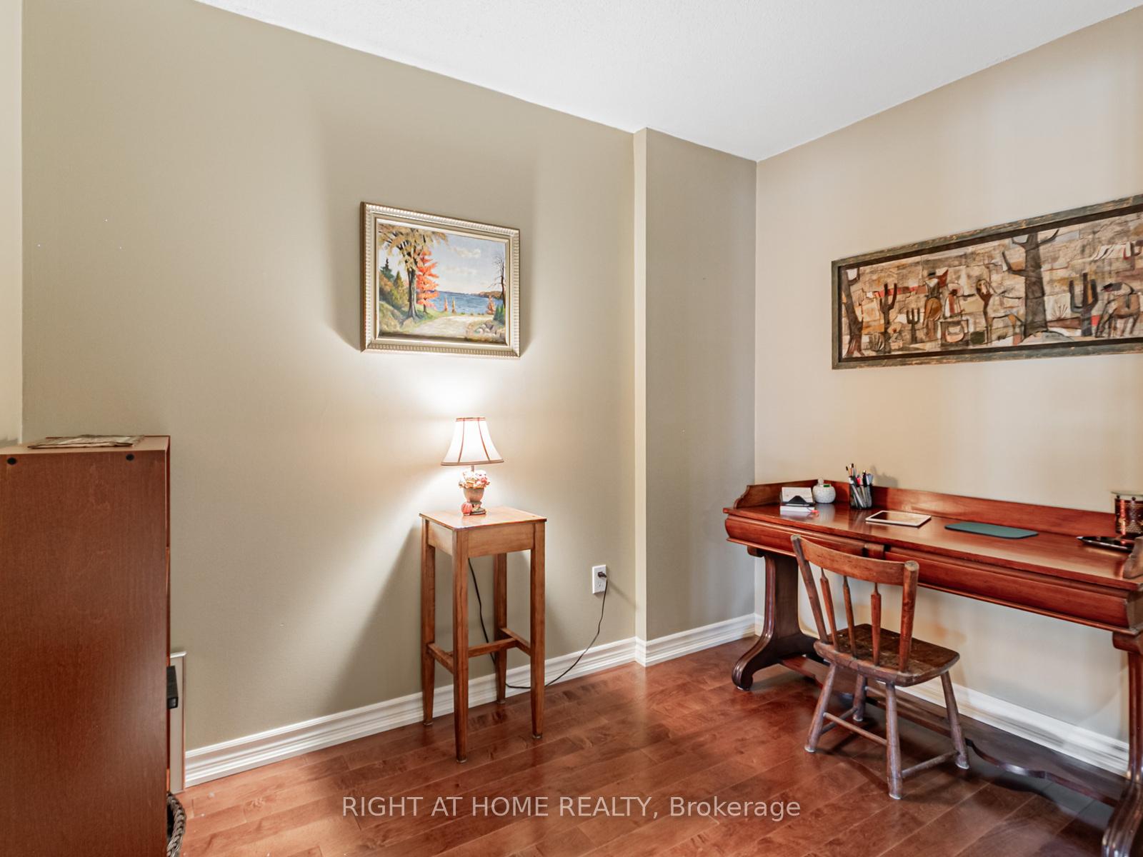 2 Bedrooms Condo at 225 Davenport, Toronto For sale
