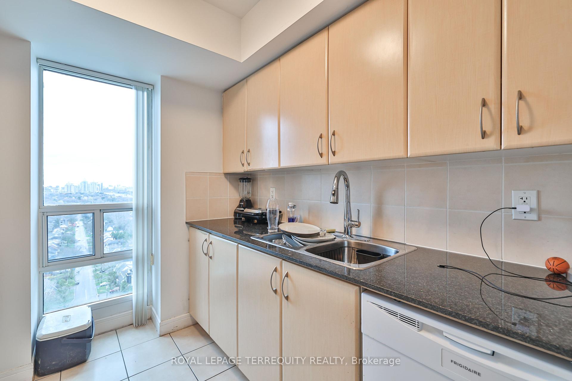 2 Bedrooms Condo at 35 Bales, Toronto For sale