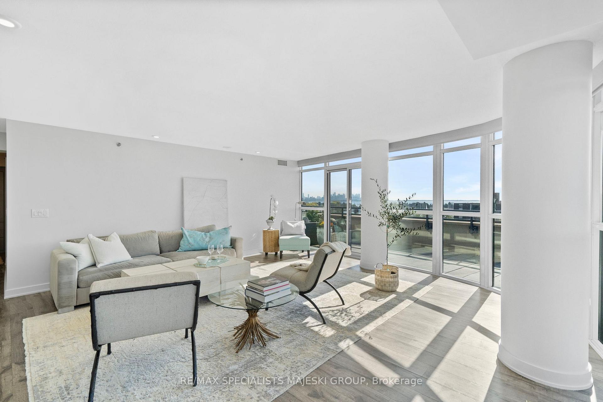 3 Bedrooms Condo at 11 Superior, Toronto For sale