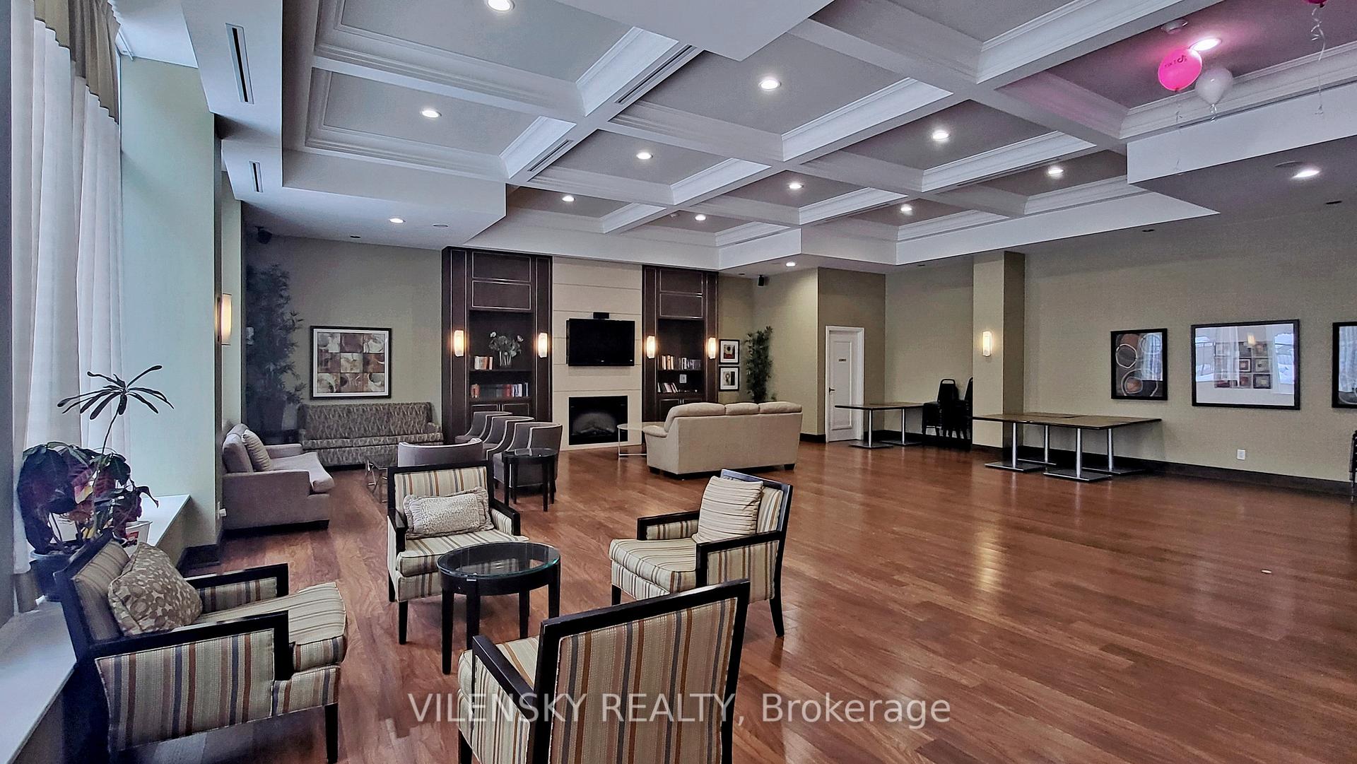 3 Bedrooms Condo at 20 North Park, Vaughan For sale